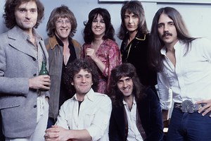 Pete Sears Recalls Grace Slick Causing The Jefferson Starship Riots
