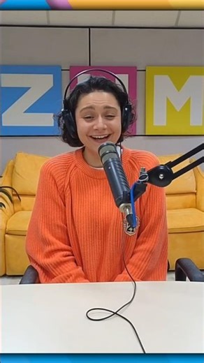 What is between the woman's legs and helps her move? 😏 #funnyshorts #radiozum