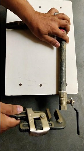 Genius Trick to open Stuck pipe!