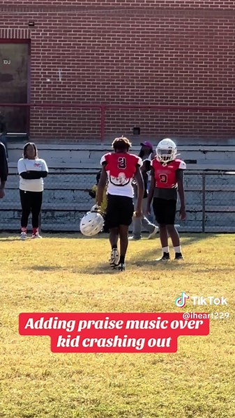 Added praise music to this kid having a tantrum after fumbling the 🏈. Eba shaddah-hyah!! Glory be to God 🙌🏾 #praisebreak #tantrumpraisebreak #crashout #tiktokmademedoit #fyp