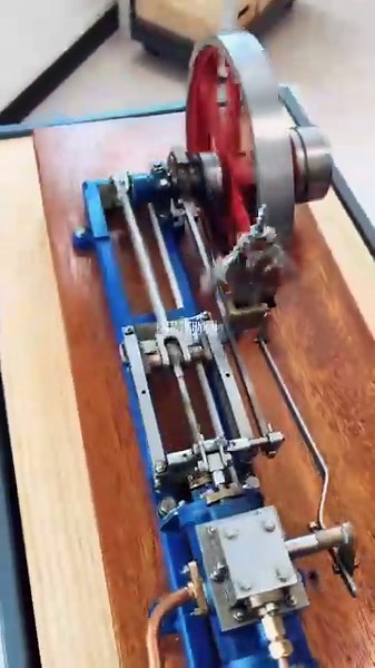 Mini Steam Engine in Action ⚙️