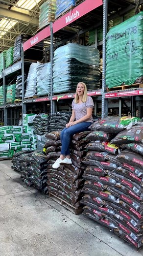 17K views · 254 reactions | This mulch tip will keep your yard looking  for the rest of the year! On sale now at The Home Depot! . #sponsored by The Home Depot #ldw2023 #yardwork #bargainhunters #yardhack #looklikealandscaper #LaborDayDoneRight | Today's Homeowner | Facebook