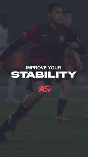 AS Performance Training on Instagram: "⚡️ANTI-ROTATION DRILL FOR STRONGER DUELS 💪 Struggling to stay strong in duels? Losing stability when you’re shielding or changing direction? 🛑 This drill locks in core strength, upper-body stability, and lower-body control all at once — exactly what you need for stronger challenges, cleaner touches under pressure, and sharper movements in tight spaces ⚡️ The anti-rotation hold builds a rock-solid core, while the row trains the power you use in shoulder-to