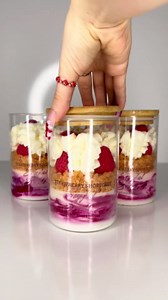 Strawberry shortcake candles: Dessert scents done right
