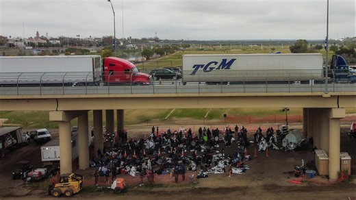 U.S. reopening 4 entry points at southern border after migrant crossings drop - WTOP News