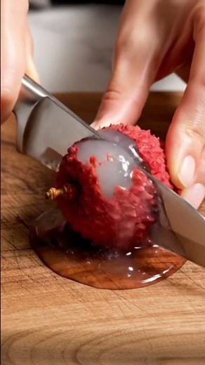 “Satisfying Lychee Cutting ASMR 🍒 | Juicy Sounds in 4K”