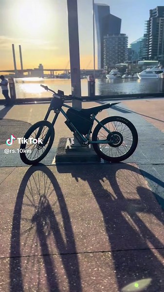 Good rides lately @lbx.24 @ubx sientoz ✞ @ubx_zk @Ubx_12x @Ubx_Yappa @Ubx.lp @3kw and probs more idk Chill ahh security #wheelies #surron #3kw #conversionkit #cops