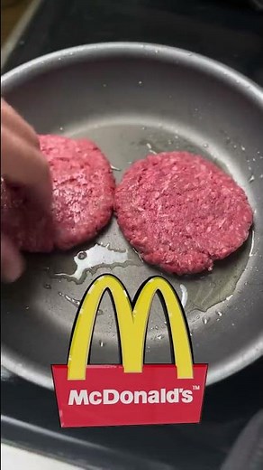 Gordon Ramsays All AMERICAN Burger Vs McDouble🍔