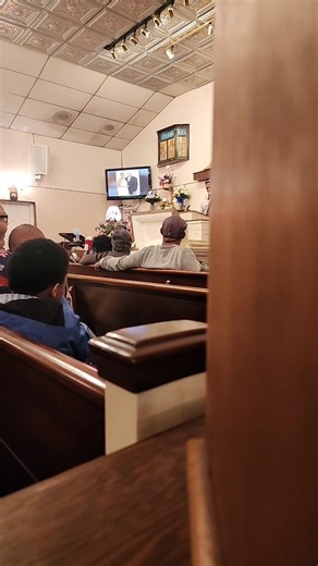 Mrs. WANDAS SERVICE WE DO NOT OWN THE RIGHTS TO THE MUSIC | Holding Funeral Home