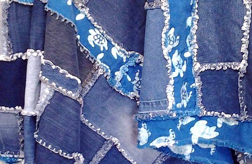 How to Make an Easy Blue Jean Rag Quilt - Inspired Quilting by Lea Louise