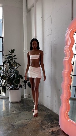 A micro top in silk 🌙 Missi bra and Itsi skirt