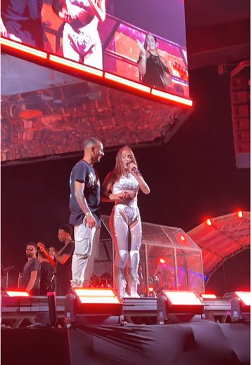 Marquem o divo #anitta