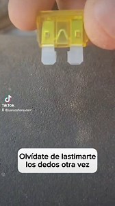 Extractor de fusibles 👍 . . . #fusibles #mecanica #automotriz #automocion #mecanicarapida | Juan Flores FG