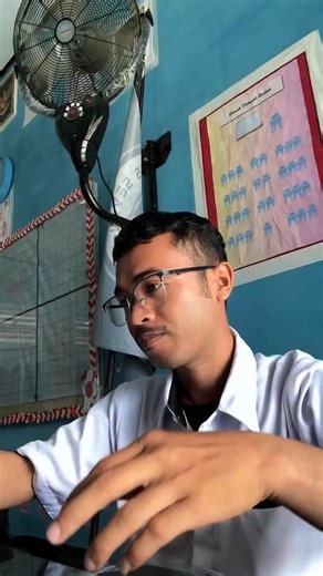 Bisakan yah cuma di kelas aja… 😅 Btw yang mau hiasan2 kelasnya siap print ukuran besar aku simpan di link https://lynk.id/handiswan | Handiswan