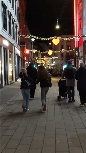 Girls of Copenhagen say hello 👋