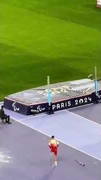 🏅👏👏 Un atleta paralímpico con una sola pierna realiza un increíble salto de altura