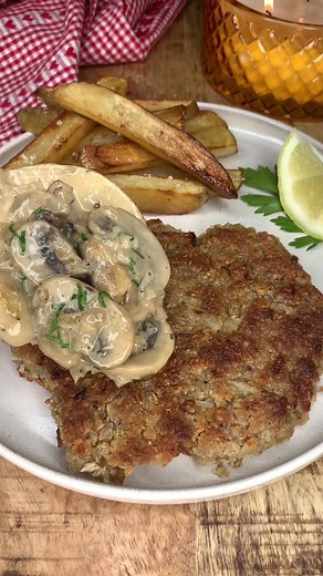 Omas veganes Schnitzel mit Champignonrahmsoße