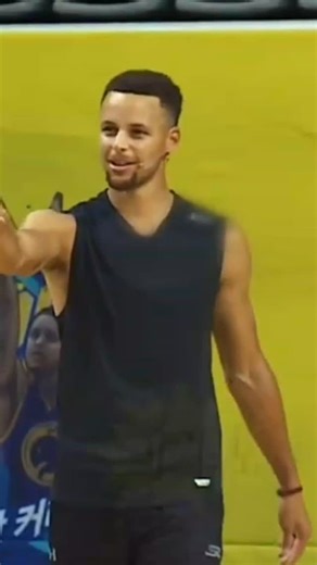 FluxDunk | The Korean Team Couldn't Stop Steph Curry 🏀. Steph Curry played basketball in Korea… and they had no idea how to stop him. So they tried... | Instagram