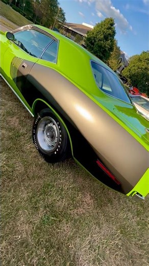 Real deal ‘71 HEMI Cuda spotted at a recent show.