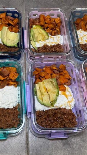 Dominique Pointer on Instagram: "burning off the lower belly pooch 🔥 SAVE for later My New Body RESET Challenge is LIVE 🎉 and I’m looking for the ladies who want to build healthier habits, stay consistent, and adapt better eating habits along the way Summer bodies are being build right now ‼️ If you’re ready to start working on your summer body ⬇️ Comment ‘LIVE’ so I can send you the details 🔥 It’s time to reset those goals & start loving what we see in the mirror ❤️ Workout set: @peachdstrct