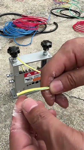 Small Household Electric Wire Stripping Machine For Network Cables #wirestripper #shortvideo