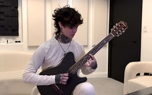 吉他当红小生POLYPHIA乐队Tim Henson 最新Idol 不插电版