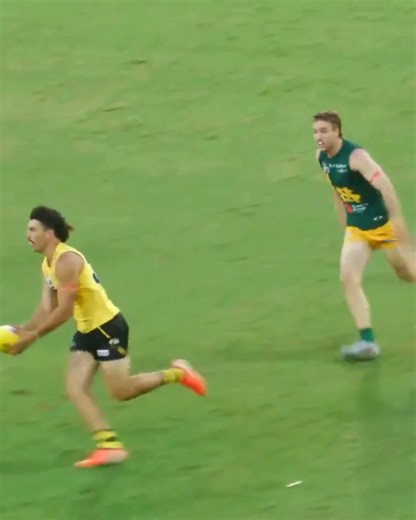 25K views · 226 reactions | Nightcliff also produced their own brilliant end-to-end team goal, with former GWS Giant Wade Derksen getting on the end of this one.  WATCH NTFL REPLAYS ➡️ https://bit.ly/3W1LgmV | KommunityTV | Facebook