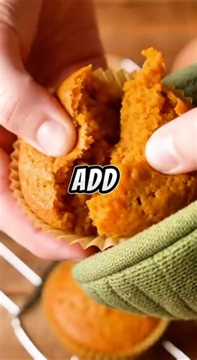 Healthy Pumpkin Muffins 🧁 4 Ingredients, Easy & No Sugar!