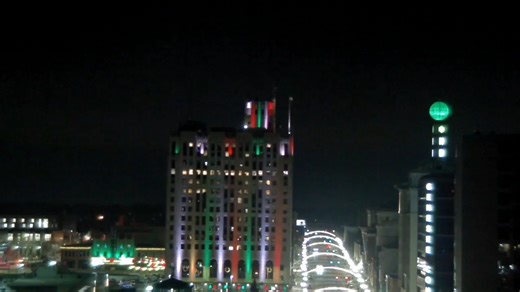 The Flint Weather Ball is alternating from red to green tonight for Christmas! | Mid-Michigan NOW