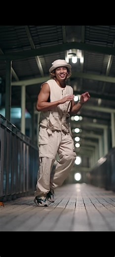 Casual Sporty Outfit Inspiration for Urban Walks