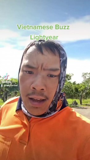 VIETNAMESE BUZZ LIGHTYEAR STAR COMMENT!!! #buzz #buzzlightyear #toystory | HoeyFarmer