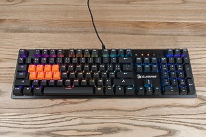 Обзор игровой механической клавиатуры Bloody B820R