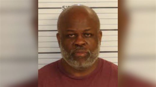 Collierville Middle School girls basketball coach arrested on drug, gun charges