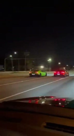 McLaren 720S vs Lamborghini Huracán EVO