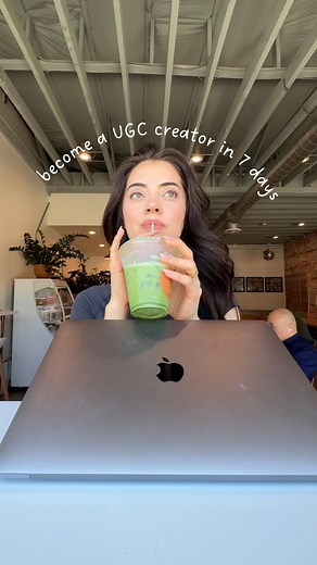 Kiana Hernandez on Instagram: "Day 1 of becoming a UGC Creator 🌟👩🏻‍💻 If you’ve ever thought to yourself “I really wish I could figure out how to make money on here” and feel like you need 10k followers to start… this is FOR YOU!! This 7-day series is going to walk you through exactly how to become a UGC creator—from understanding what it actually is to building your portfolio, pitching brands, and getting paid to create 💰💗 You’ll have everything you need to take action by Day 7 🧠 Your Day