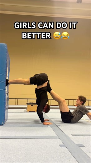 THE WAY HE FELL 😅😂 #shorts #funny #viral #trending #acrobatics #dance