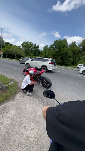 Red Leo Exhaust untuk Ducati Panigale V4