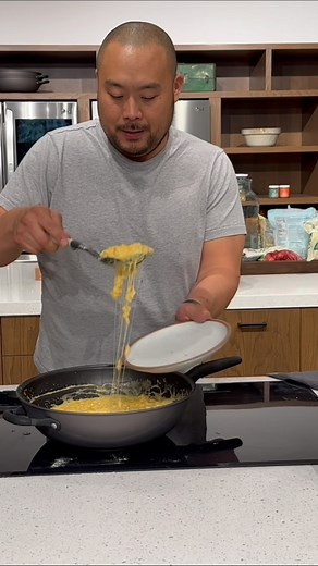 54K views · 693 reactions | Made a quick family meal for the @majordomomedia team…since we were running late tried to break the sound barrier on mac & cheese…under 15 minutes in one pot. Could’ve used any kind of starch to thicken the sauce. We only had flour in hand. No there wasn’t any of the boxed stuff on hand. We just moved into the studio. Actually the very first footage is this dumb recipe! | David Chang | Facebook
