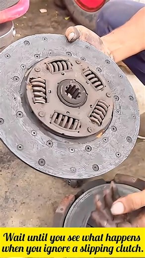 Worn Clutch Plate Explained 😱 | Clutch Disc Damage & Failure Signs #Shorts
