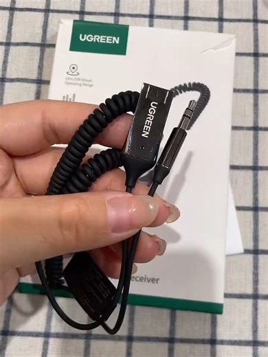 😃Use this adapter to turn your aux into bluetooth!