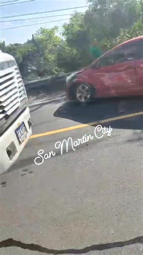 120K views · 1K reactions | Fuerte accidente de tránsito en la vuelta de la palma. Con sentido hacia San Martín. | San Martín City | Facebook