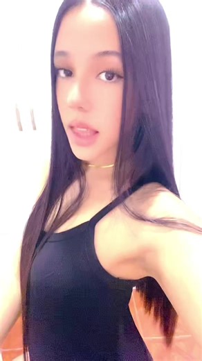 Crossbody Dance Moves Inspired by Drake's Toosie Slide