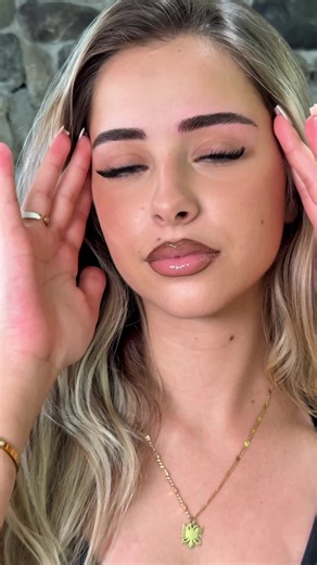 Natural Brows: Subtle Beauty Tips and Techniques