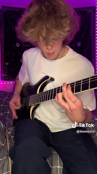 Emo Anthem: I'm Not Okay (I Promise) Guitar Tutorial