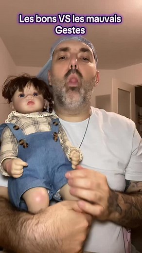 4.4K views · 64K reactions | Les bons contre les mauvais gestes #bebe #papa #parentalité #astuce #grossesse #conseil | Julien Willm | Facebook