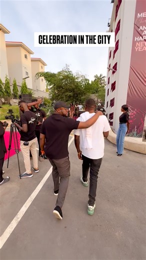 Mc Papi Comedian 🌎 on Instagram: "Celebration in the City, back to work and here to recuperate all the monies spent abroad🤣 Global Lifestyle Papi💨💨💨 #viral #reels #tourist #fyp #lifestyle"