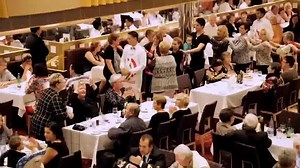 11 bars, 7 restaurants, 3 piscines, 1 discothèque... Le costa Diadema est le temple du divertissement ! (Re)découvrez-le en vidéo :) | Costa