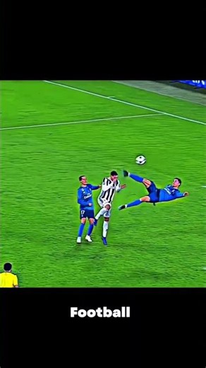 LIONEL MESSI EMBARRASSED GOALKEEPER WITH A CHIP 🍟 #soccer #shorts