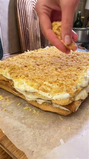 Easy Puff Pastry Cake That Melts in Your Mouth