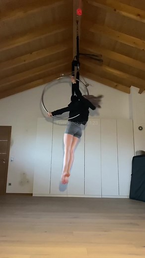 Was war euer erstes Handy?(⚠️Keiner wurde verletzt nicht nachmachen!⚠️)#turnen #gymnastics #aerialhoop #luftakrobatik #gönnfy #fypシ #fyp